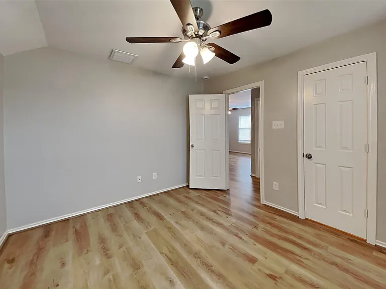 22076 Knights Cove Dr — Photo 14