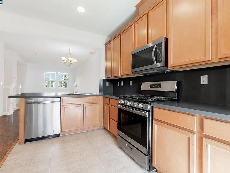 3091 Madsen St — Photo 14