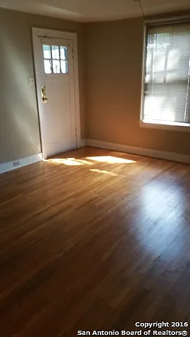 2223 E Houston St — Photo 2