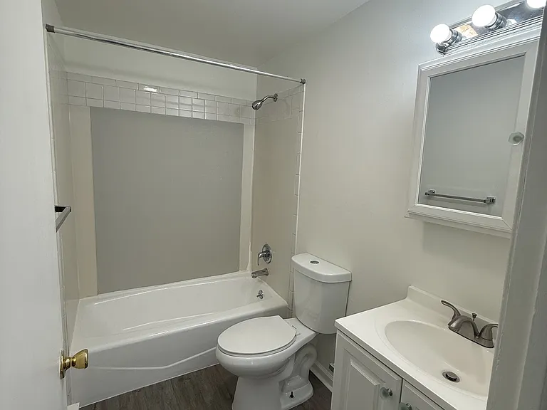 832 Atlantic St #3A — Photo 4