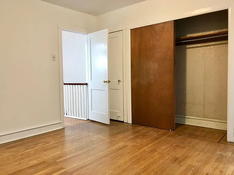 596 Van Kirk St — Photo 12