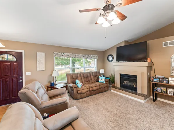21 Skyline Dr, Kimberling City, MO 65686