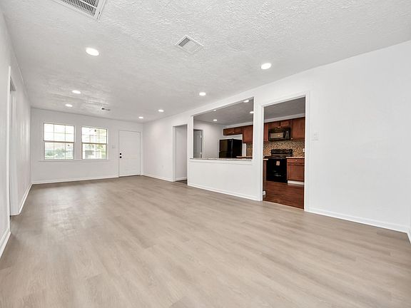 4th image of 5521 Southlea St