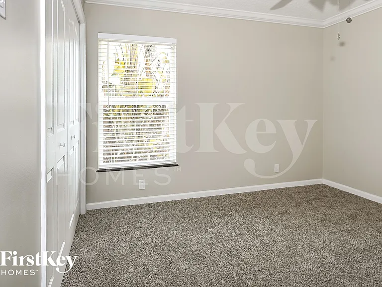 6484 Robinson St — Photo 12