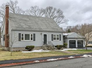 4 Crescent Rd, Woburn, MA 01801