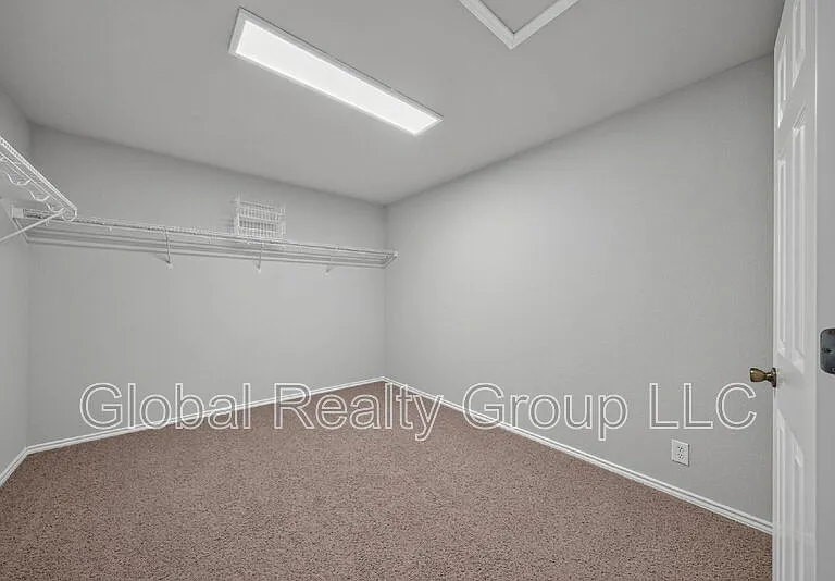 228 Crimson Tree — Photo 26