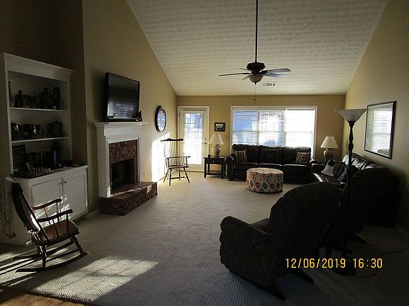 2nd image of 100 Shoal Creek Ct