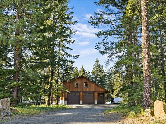 3rd image of 327 Graham Road