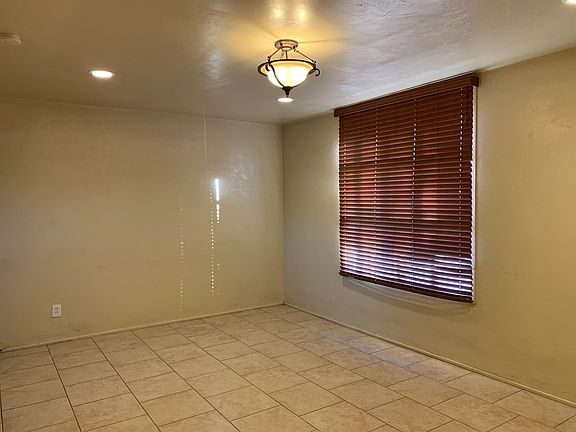 4th image of 926 W Calle De Casas Lindas
