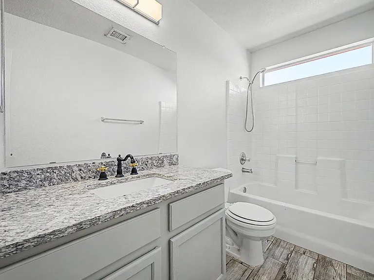 1295 S Honeysuckle Ln — Photo 32