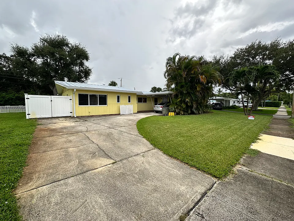 825 Buttonwood Rd