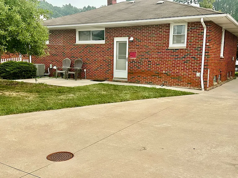 31005 Ronald Dr — Photo 2