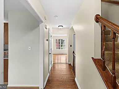 3 bed, 1860 sqft, $2,595 — Photo 4