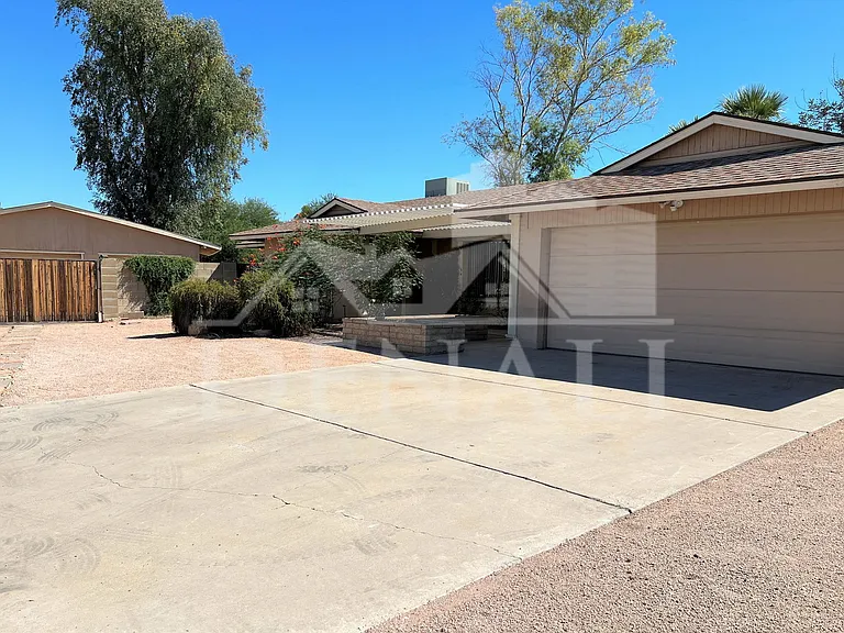 5129 E Emile Zola Ave — Photo 3