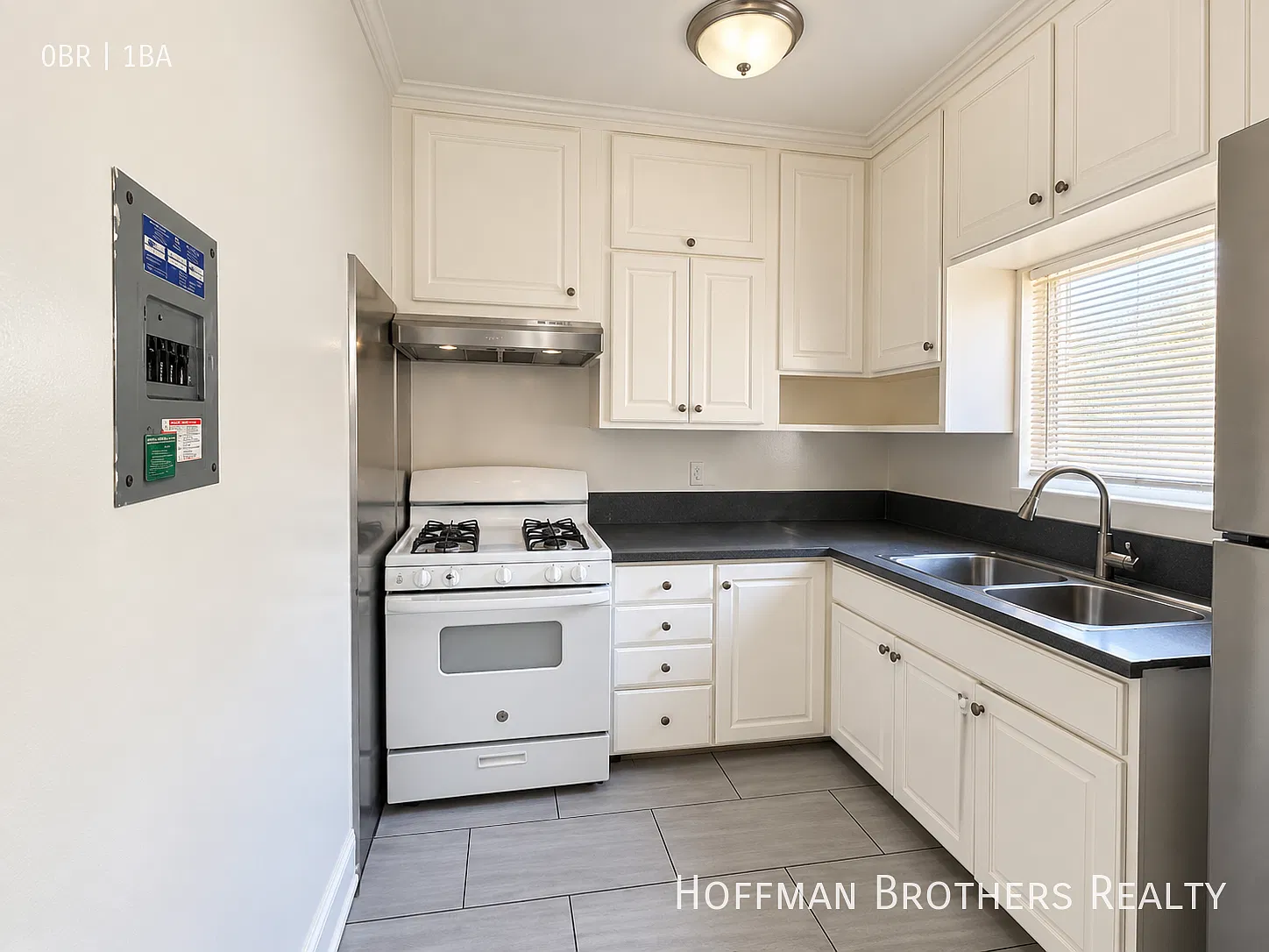 **1 Month Free** Updated South la Studio With Kitchen Appliances, Granite-Style Counters & Includ... — Photo 4