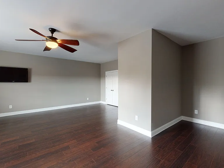 8517 Delamere Ln — Photo 14