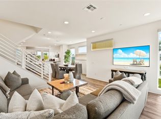 697 W 17th St, Costa Mesa, CA 92627