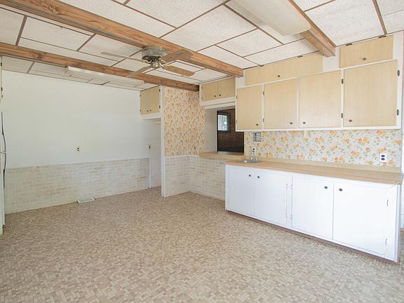 5th image of 8942 Long Lake Dr E