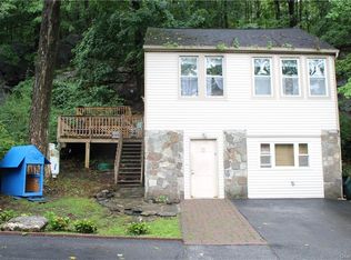 83 Lake Trl, Greenwood Lake, NY 10925