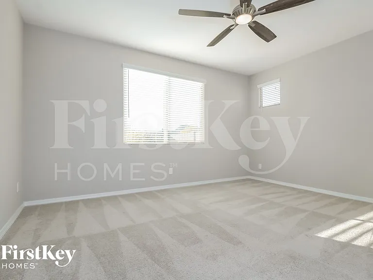 8411 S 164th Dr — Photo 8