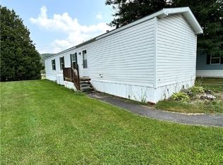 5969 Middle Rd, Munnsville, NY 13409