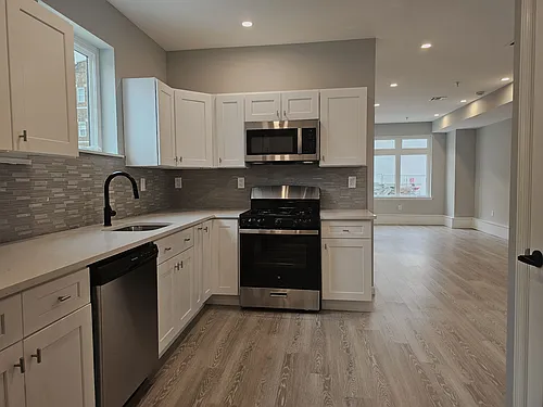 30 Auburn St #2 Photo 1