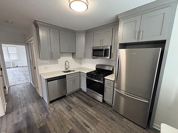 5th image of 807-809 Schuyler Ave #1R