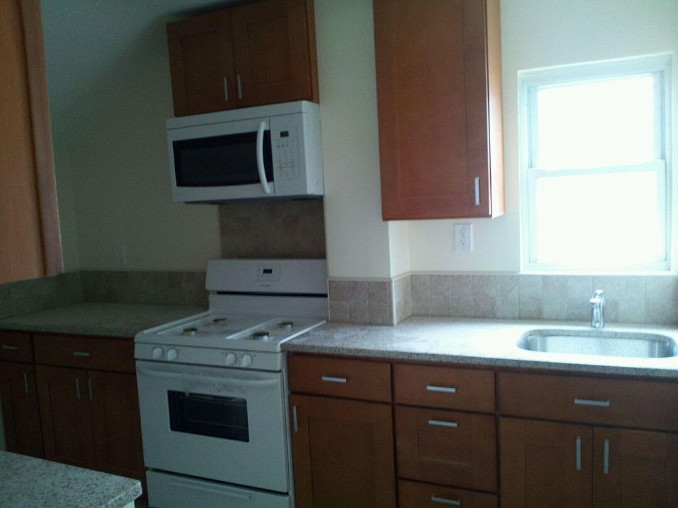 1st image of 20220 Murdock Ave
