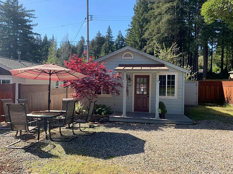 Valley Dr — Photo 1