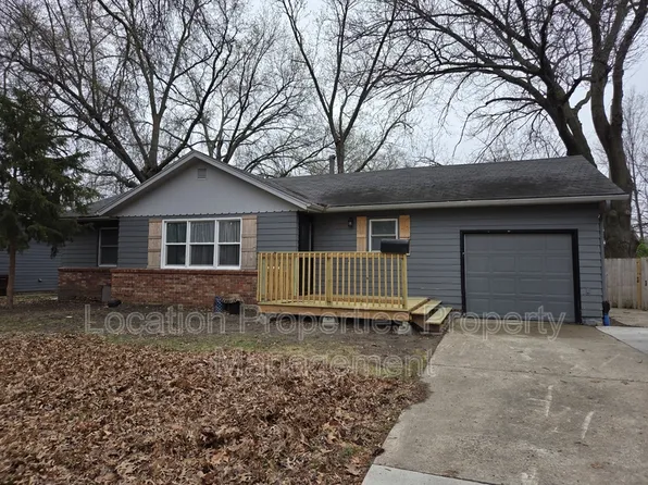 1311 W 19th Ter, Lawrence, KS 66046