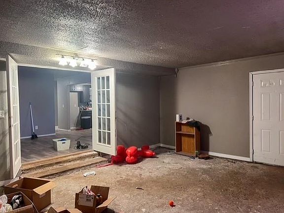 5th image of 109 SE 57th St