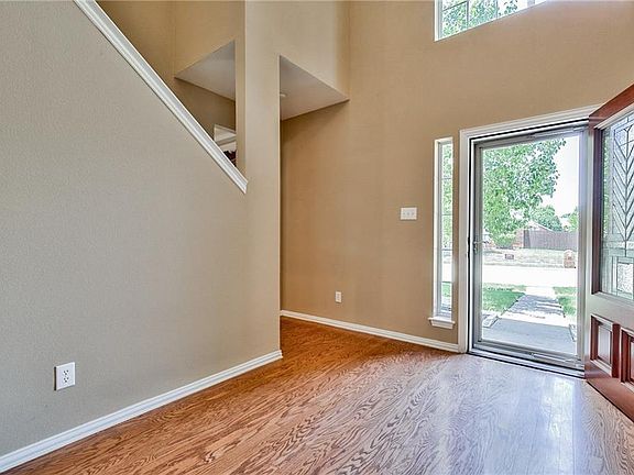 4th image of 1818 Lake Texoma Cir