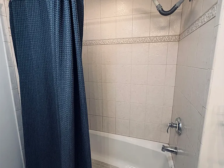 920 Jefferson St #303 — Photo 4