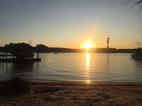 Sun setting @ 172 Mariner Pt
