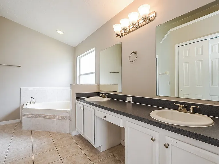 4616 Falcon Ave — Photo 11