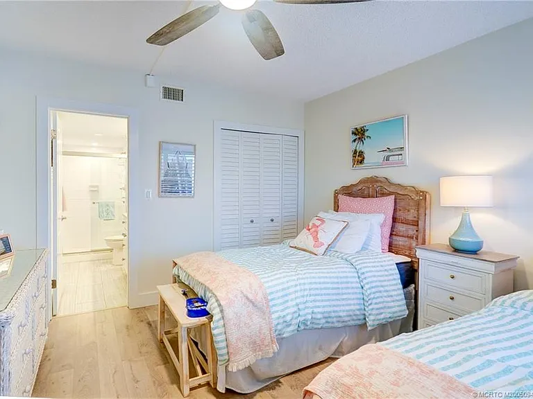 245 NE Macarthur Blvd #11 — Photo 10