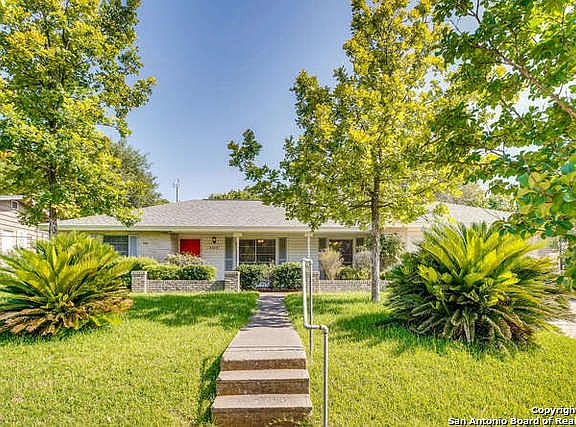3rd image of 3418 Colony Dr