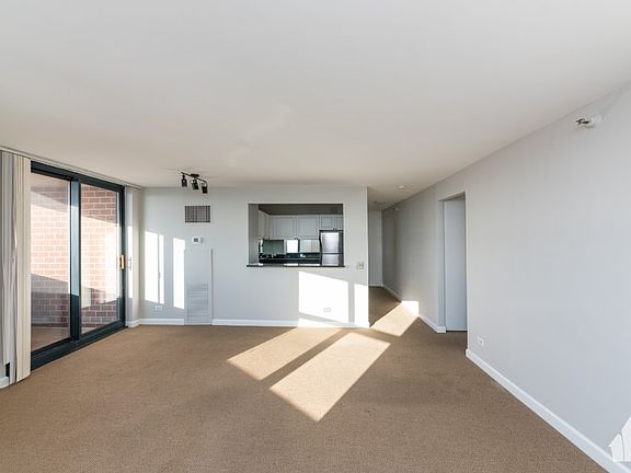3rd image of 3660 N Lake Shore Dr #312