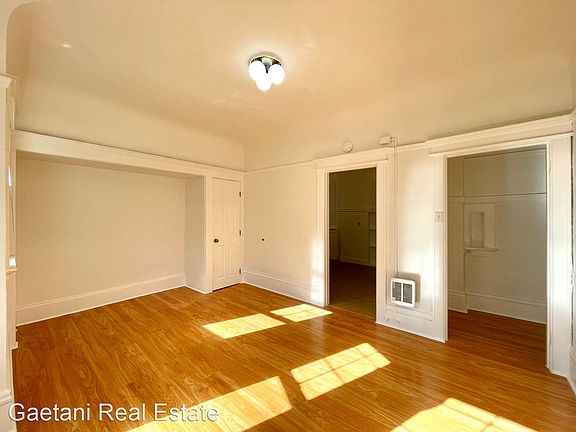 3rd image of 1020 Bush St #4