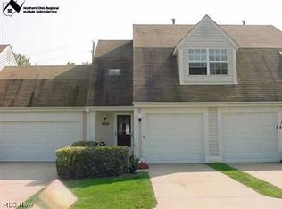 9603 E Idlewood Dr #2, Twinsburg, OH 44087