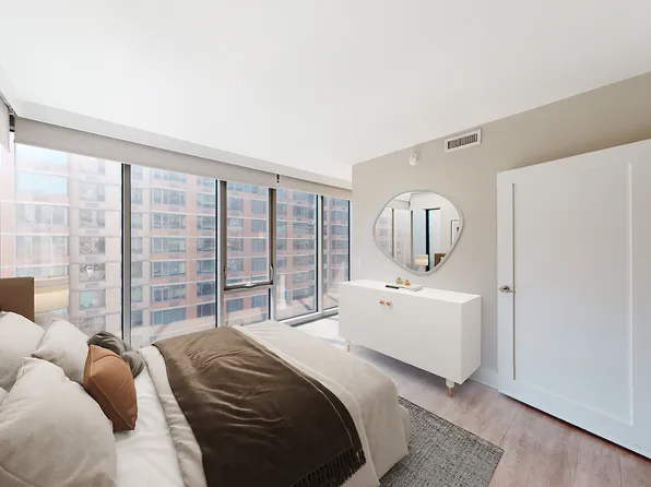 237 East 34th Street image 2 of 29