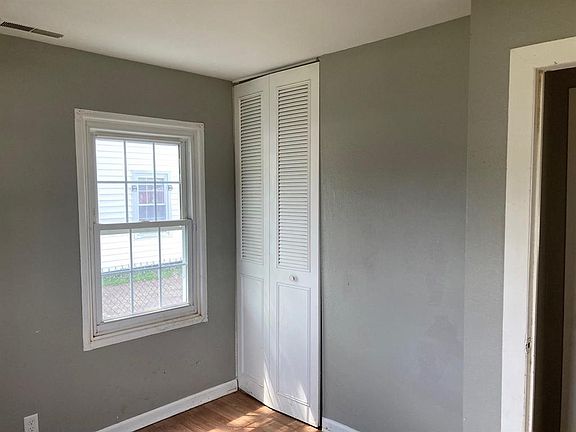 4th image of 678 Greenbriar St