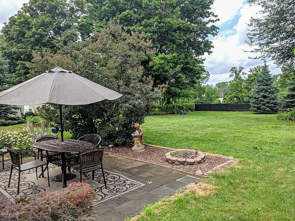 2nd image of 1457 Meadowlane Dr SE