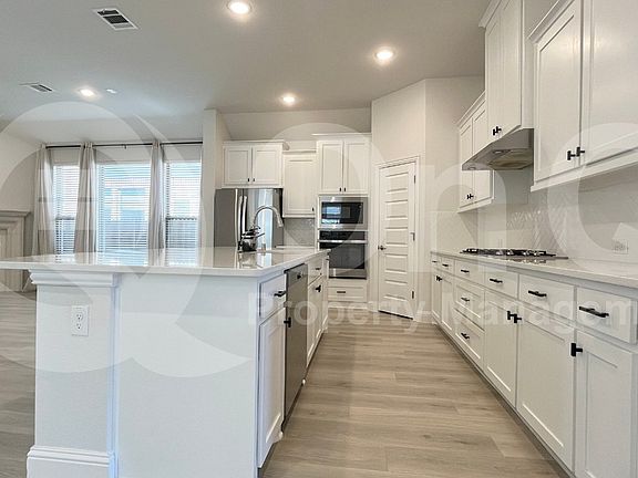 5th image of 5304 Babcock Rd
