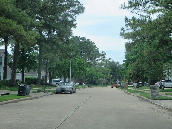 5th image of 8531 Lake Crystal Dr