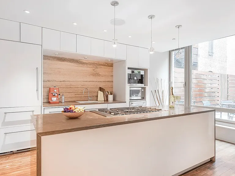 37 W 21st St #1306 — Photo 10