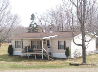 18652 N Mead Rd, Saegertown, PA 16433