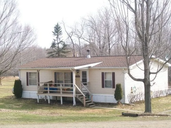 18652 N Mead Rd, Saegertown, PA 16433