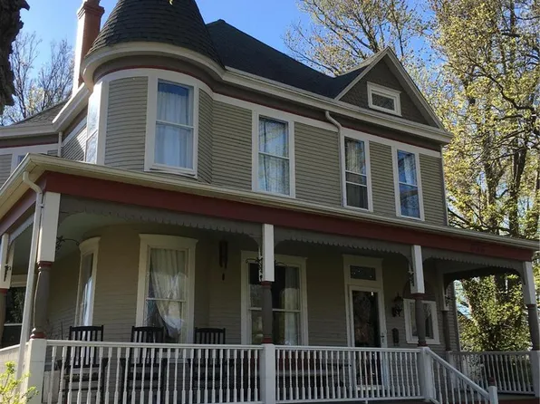 333 N 3rd St, Greenville, IL 62246