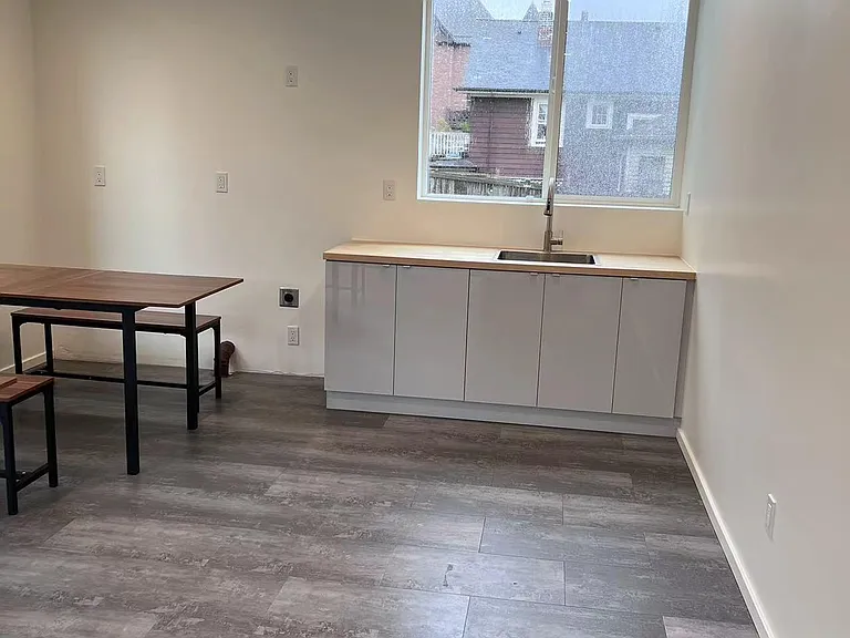 714 10th Ave E #2 — Photo 7